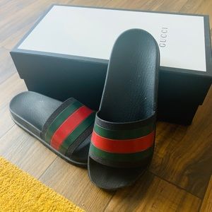 Gucci slides‼️